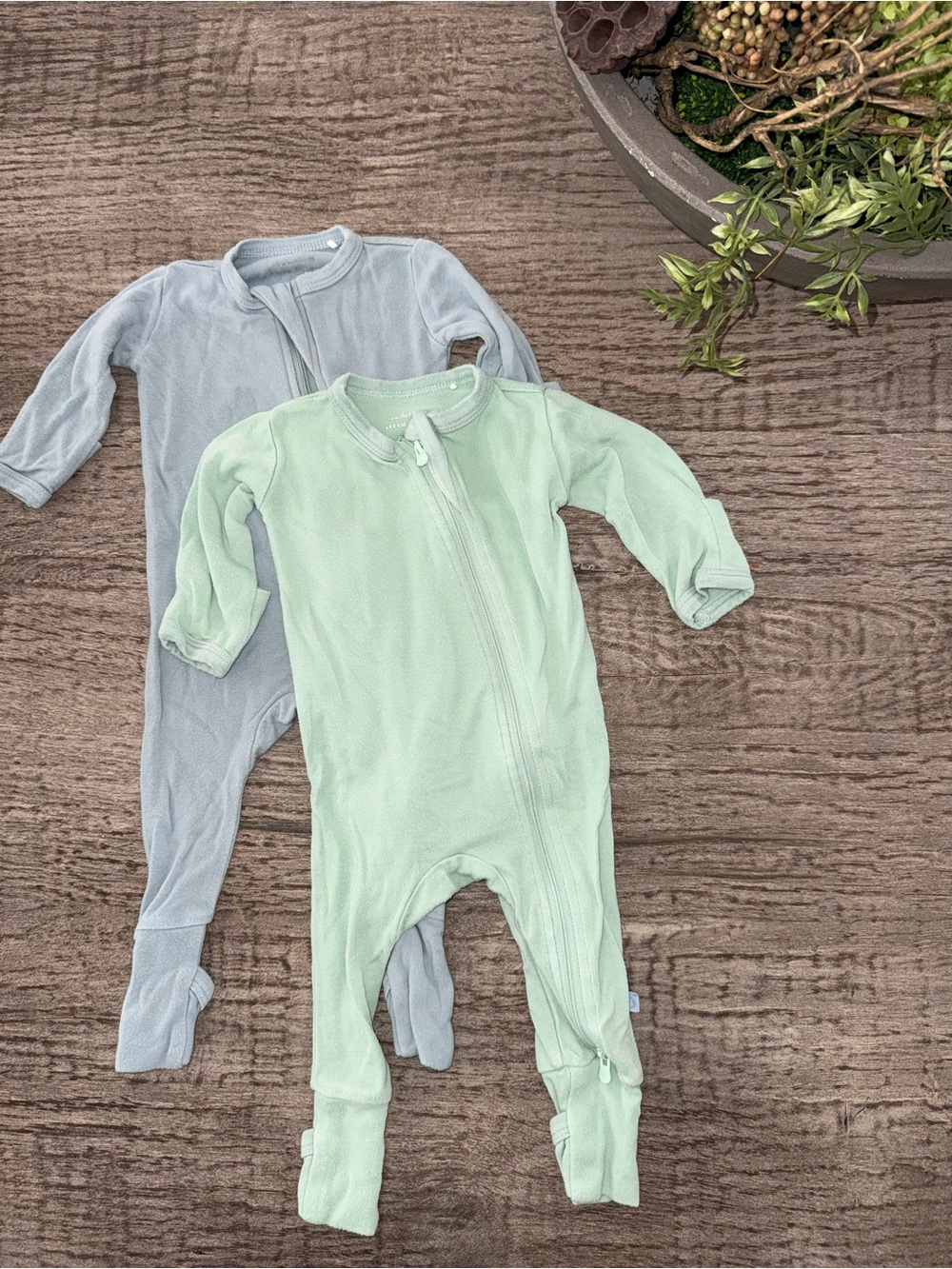 Dreamland Baby Dream pajamas set of two size 0-3 months green and blue